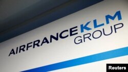 Air France este una din companiile anchetate pentru că ar fi făcut promisiuni vagi despre eforturile de sustenabilitate ale companiei, păcălind clienții cărora le dădeau de înțeles că zborurile cu această companie nu ar fi chiar atât de dăunătoare mediului.