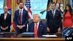 Дональд Трамп і члени його адміністрації, фото ілюстративне