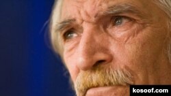 محمود دولت‌آبادی