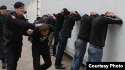 Полицейский рейд против мигрантов, Москва, 30 июля 2013 года.