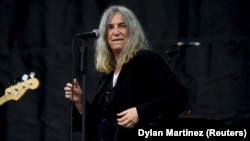 Пэці Сьміт на фэстывалі ў Гластанбэры ў Вялікай Брытаніі, 28 чэрвеня 2015 году